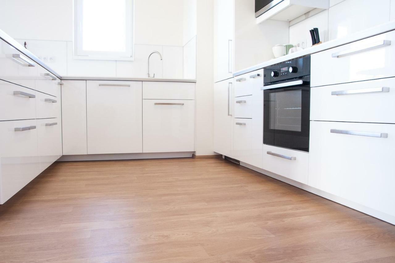 Prostorny 3 Pokojovy Apartman S Dvema Terasami ปราก ภายนอก รูปภาพ